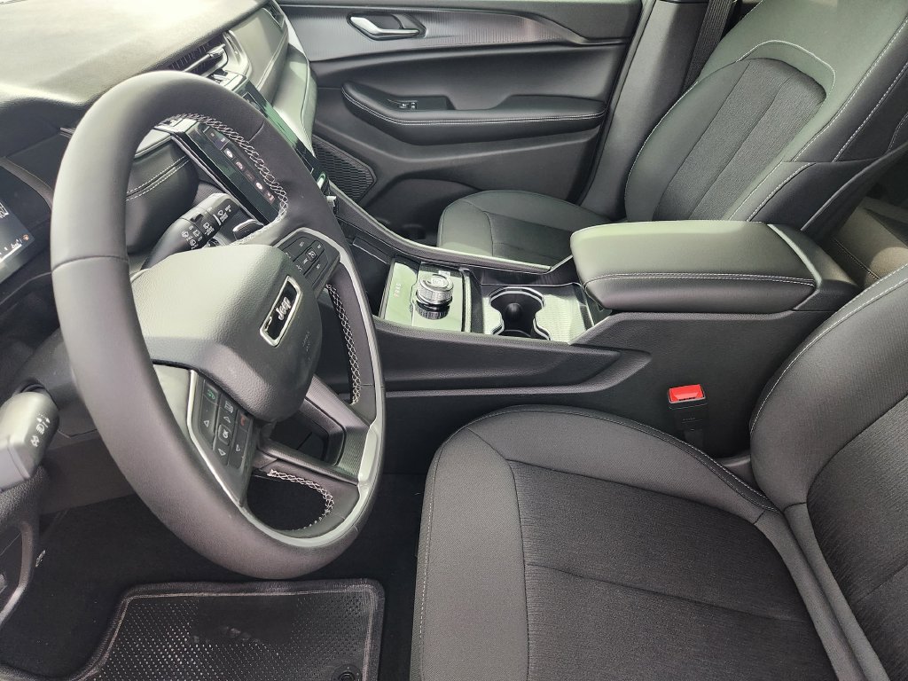New 2026 Jeep Grand Cherokee Laredo RWD image 10