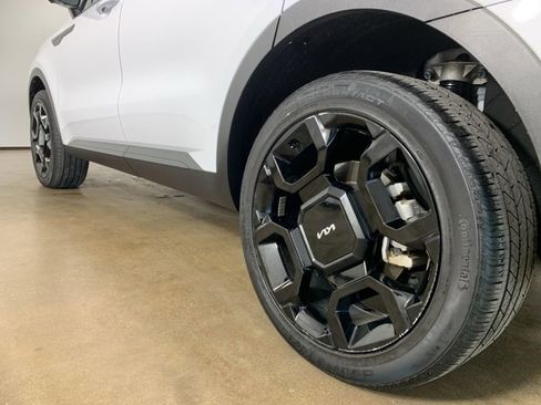Used 2024 Kia Sorento SX AWD/4WD image 17