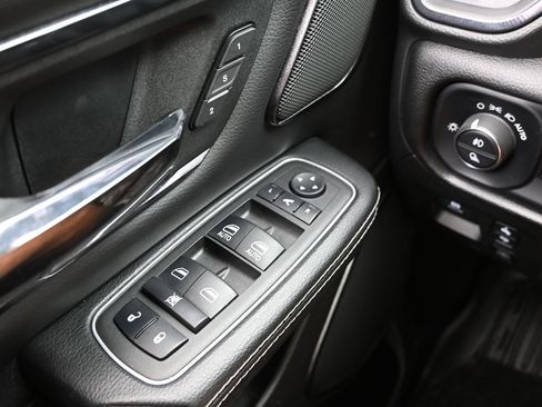 Used 2023 RAM 1500 Laramie AWD/4WD image 43