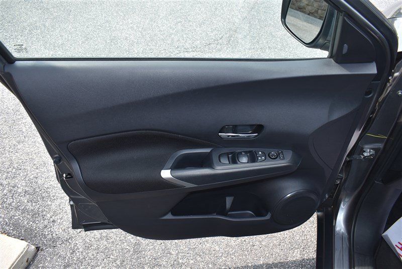 Used 2023 Nissan Kicks SV FWD image 9