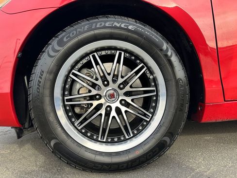 Used 2011 Toyota Camry XLE image 12