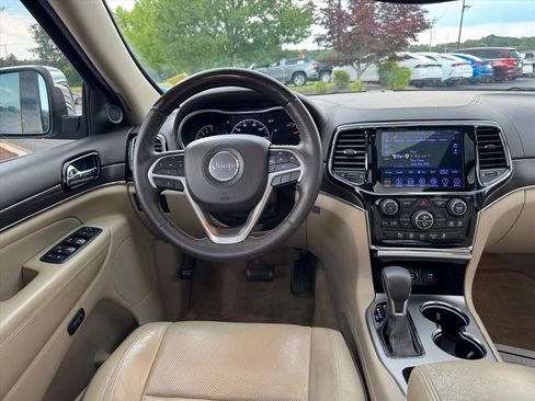 Used 2019 Jeep Grand Cherokee Overland RWD image 14
