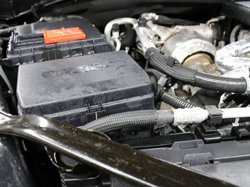 Used 2023 Chevrolet Suburban Premier image 25