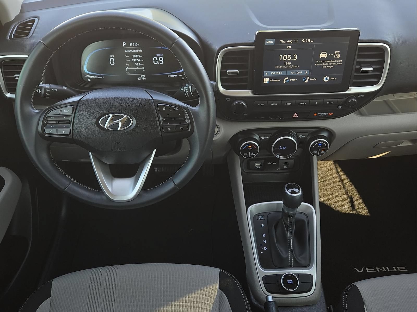 Used 2024 Hyundai Venue SEL FWD image 11