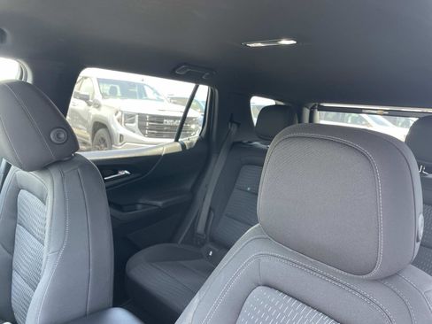 Used 2025 Chevrolet Equinox LT FWD image 24