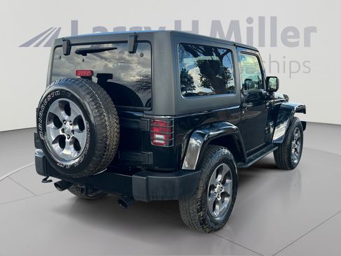 Used 2016 Jeep Wrangler Sahara w/ Connectivity Group AWD/4WD image 5