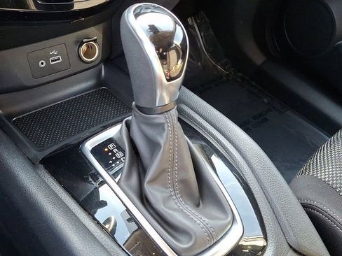 Used 2020 Nissan Rogue Sport SV image 15