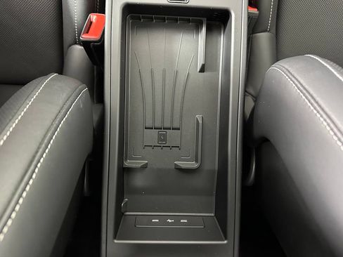Certified 2025 Porsche 911 Carrera RWD image 37