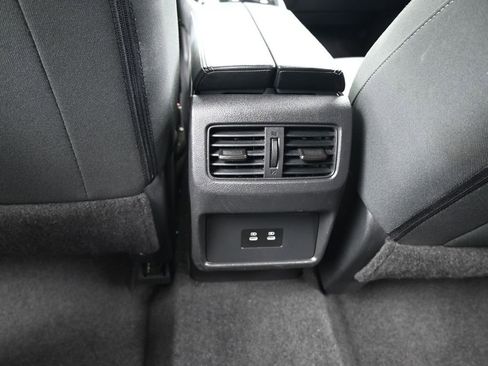 Used 2024 Nissan Rogue SV image 36