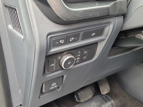 Certified 2022 Ford F150 XLT w/ Equipment Group 302A High image 18