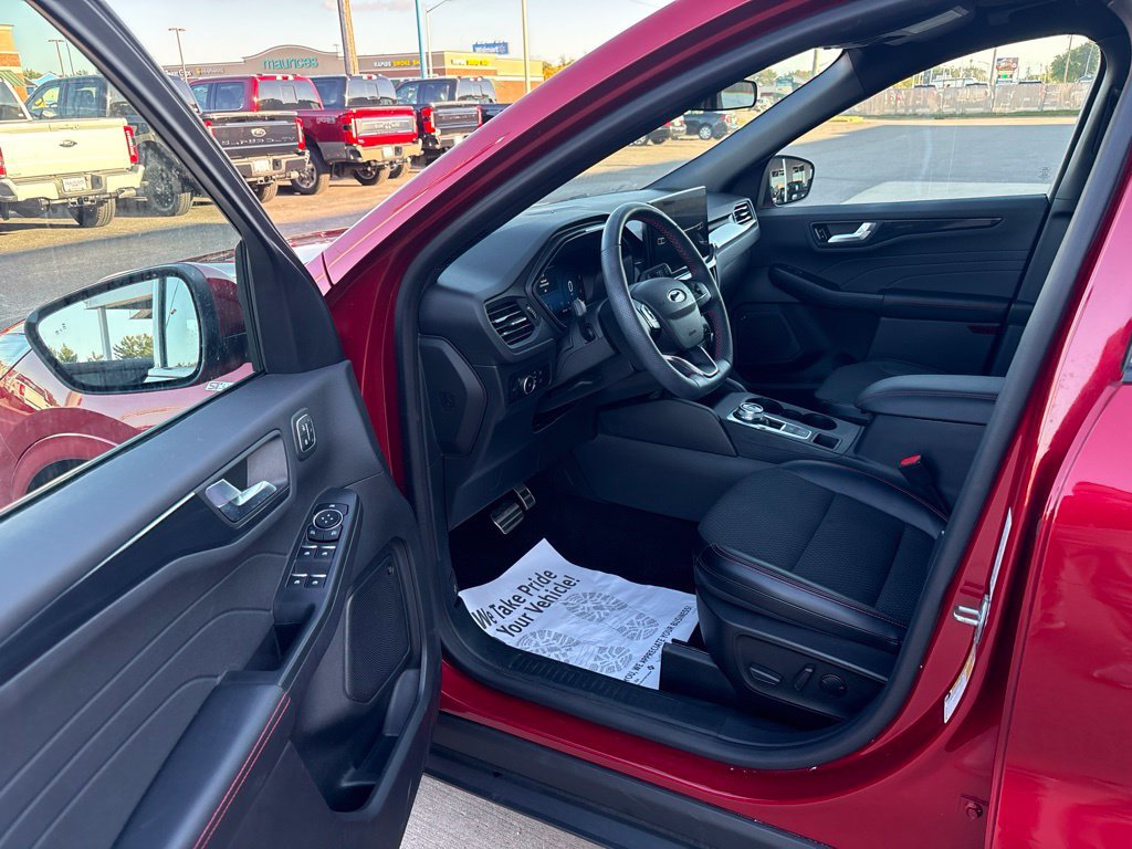 Used 2023 Ford Escape ST-Line Select w/ Tech Pack #2 AWD/4WD image 13