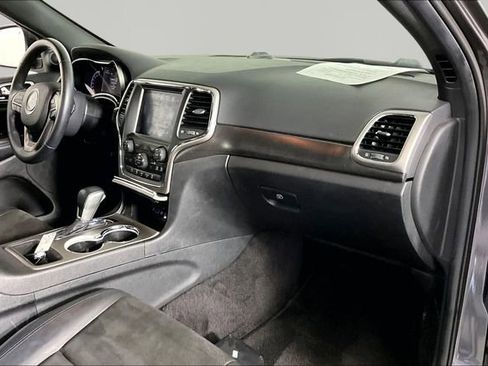Used 2018 Jeep Grand Cherokee Altitude image 23