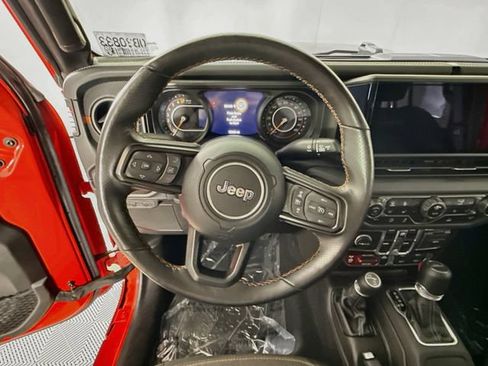 Used 2024 Jeep Gladiator Mojave w/ Convenience Group AWD/4WD image 11