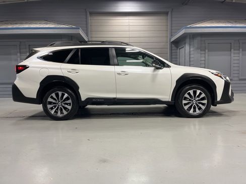 Used 2023 Subaru Outback Limited image 9