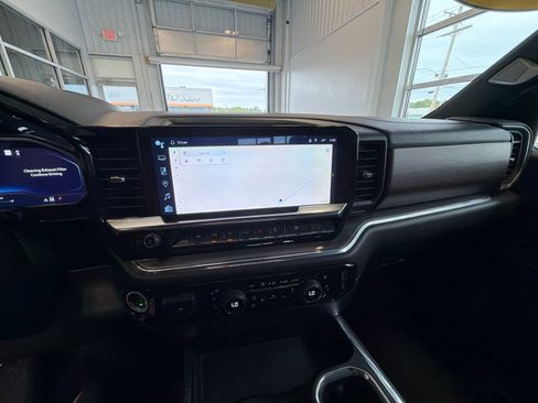 Used 2023 Chevrolet Silverado 1500 High Country AWD/4WD image 22