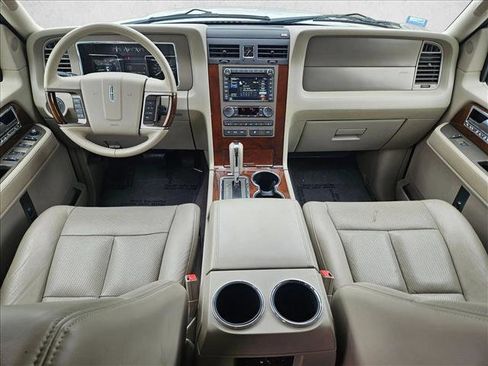 Used 2014 Lincoln Navigator 2WD image 17