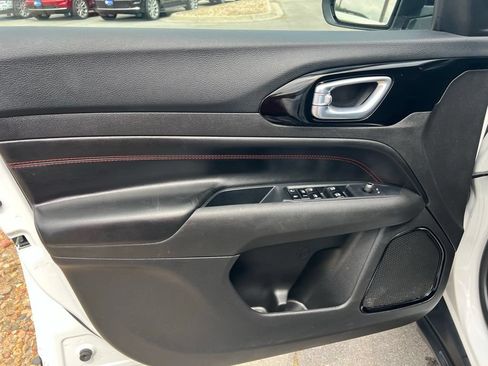 Used 2025 Jeep Compass Trailhawk AWD/4WD image 16