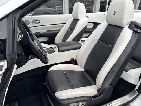 Certified 2021 Rolls-Royce Dawn image 15
