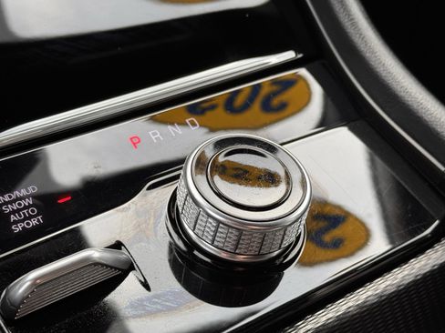 Used 2024 Jeep Grand Cherokee L Limited w/ Luxury Tech Group II image 22