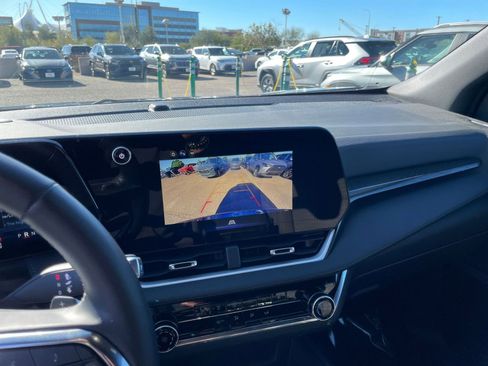 Used 2025 Chevrolet Equinox LT image 17