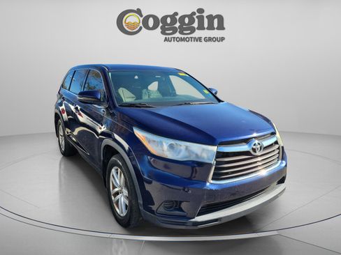 Used 2016 Toyota Highlander LE image 6