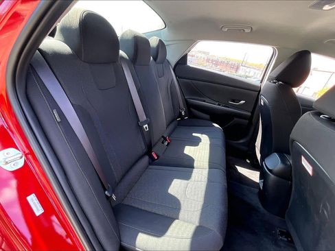 Used 2025 Hyundai Elantra SE FWD image 21