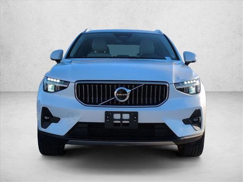 Used 2023 Volvo XC40 B4 Plus w/ Driver Assist Package image 2