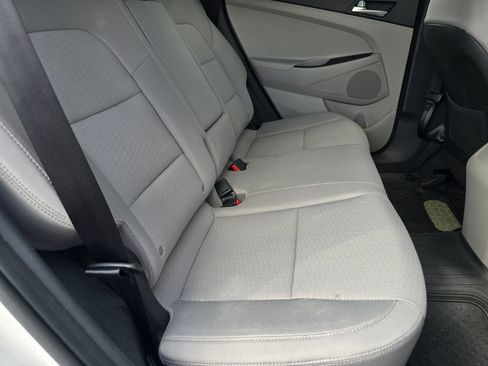 Used 2020 Hyundai Tucson SE w/ Cargo Package FWD image 15