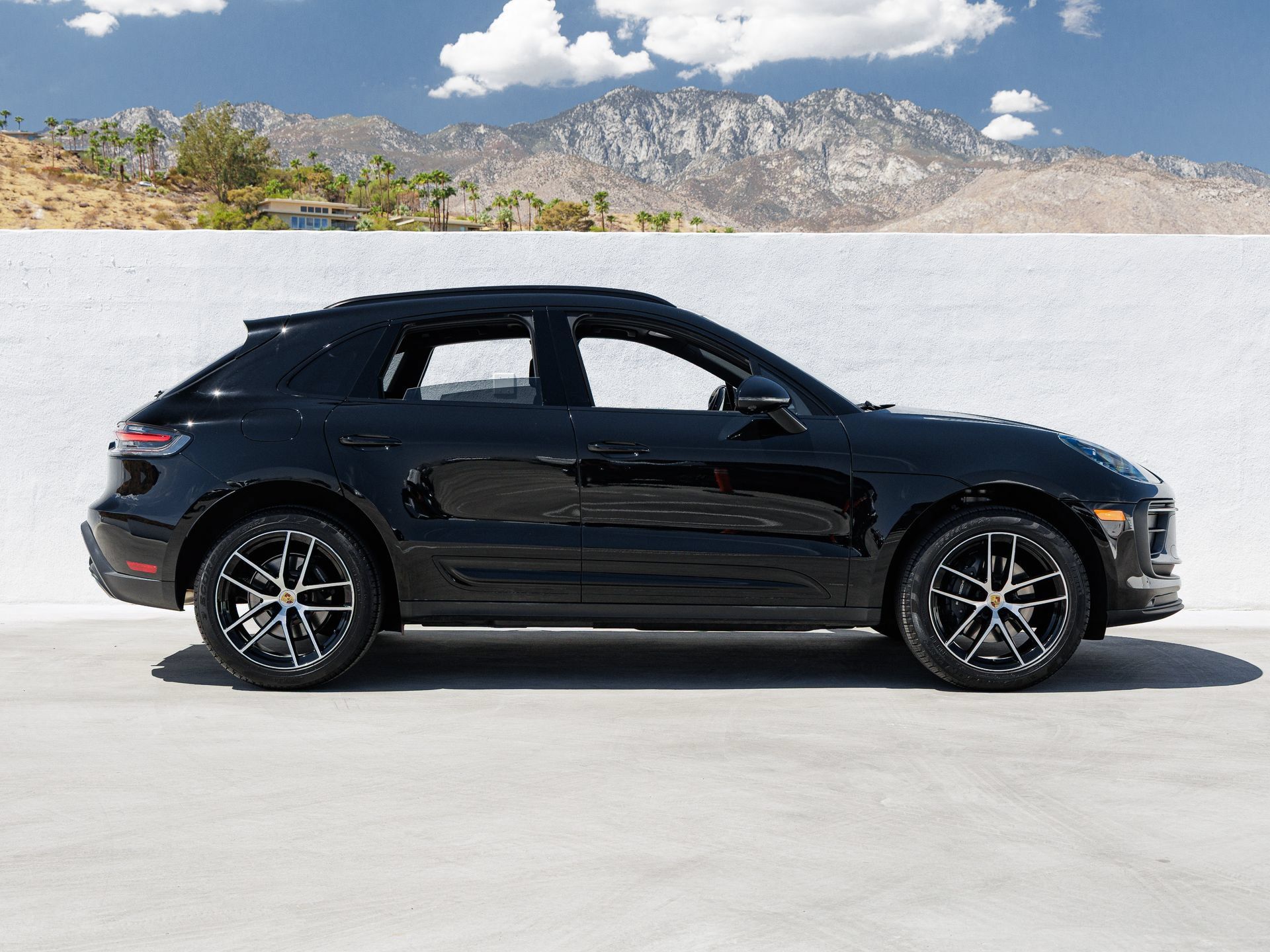 Certified 2026 Porsche Macan AWD/4WD image 8
