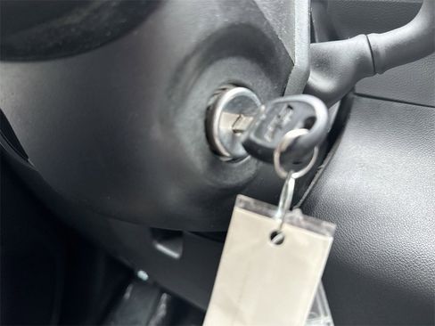 Used 2020 Chevrolet Silverado 1500 Custom w/ Custom Value Package image 21