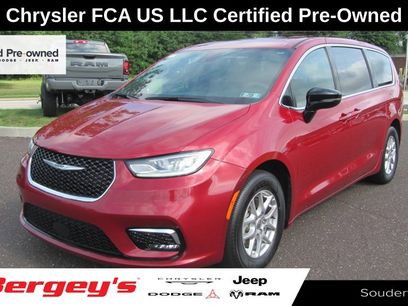 Certified 2025 Chrysler Pacifica Select