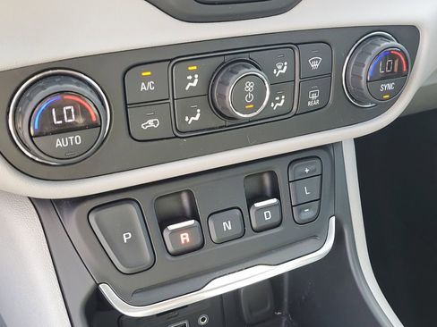 Used 2020 GMC Terrain SLT w/ Preferred Package image 33