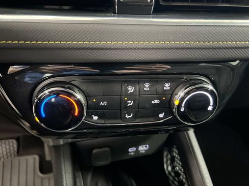 Used 2024 Chevrolet TrailBlazer ACTIV w/ Driver Confidence Package FWD image 16