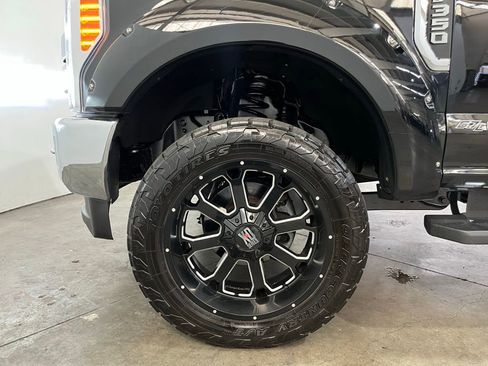 Used 2017 Ford F350 Lariat w/ Lariat Ultimate Package AWD/4WD image 14