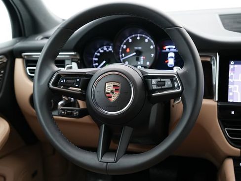 Certified 2025 Porsche Macan S AWD/4WD image 17
