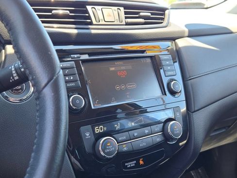 Used 2018 Nissan Rogue SV FWD image 29
