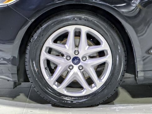 Used 2016 Ford Fusion SE image 11