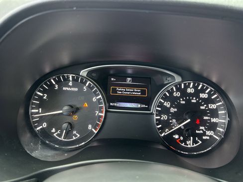 Used 2016 Nissan Pathfinder Platinum w/ Family Entertainment Package image 21