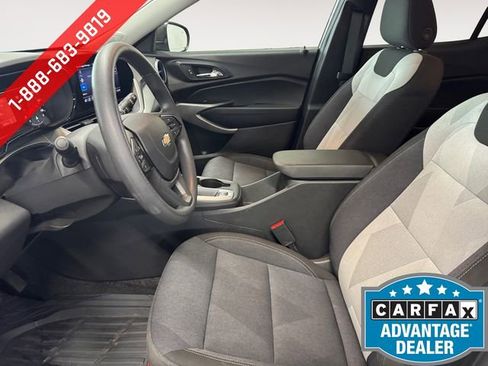 Certified 2024 Chevrolet Trax LS w/ LS Convenience Package FWD image 8