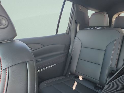 New 2026 Chevrolet Traverse Z71 w/ Enhanced Driving Package image 12