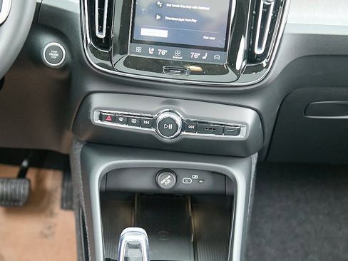 New 2026 Volvo XC40 B5 Plus w/ Climate Package image 27