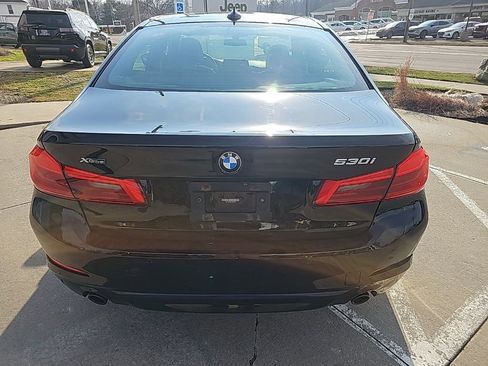 Used 2018 BMW 530i xDrive w/ Premium Package image 12