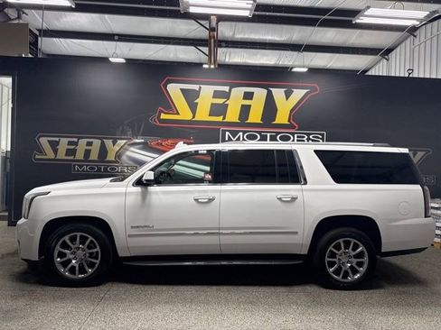 Used 2017 GMC Yukon XL Denali w/ Open Road Package AWD/4WD image 3