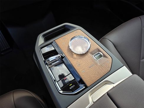 New 2026 BMW iX xDrive45 w/ Executive Package image 15