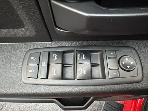 Used 2018 RAM 1500 Express image 11