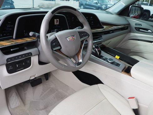 Used 2023 Cadillac Escalade Sport Platinum AWD/4WD image 11