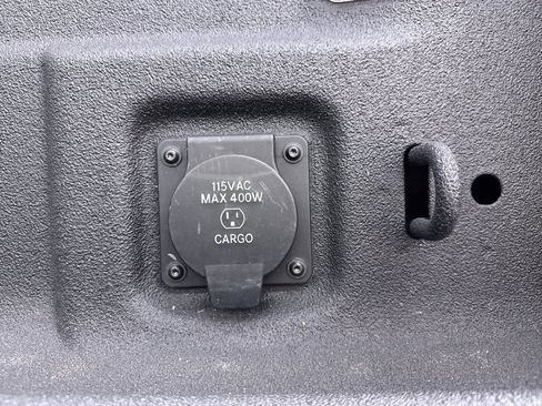 Used 2021 Jeep Gladiator Sport AWD/4WD image 11