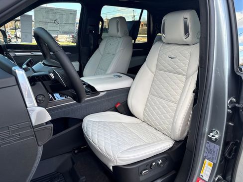 New 2026 Cadillac Escalade V w/ LPO, Floor Liner Package image 17
