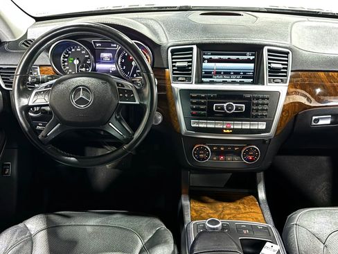 Used 2015 Mercedes-Benz GL 550 4MATIC image 16