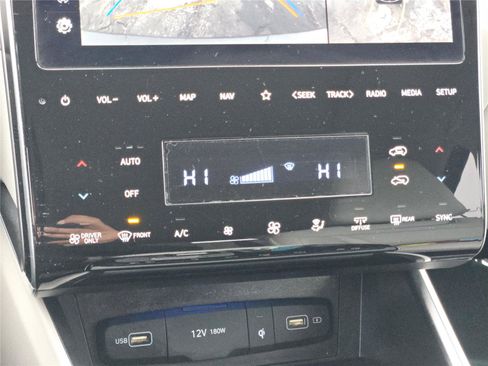 Used 2024 Hyundai Tucson Limited image 31